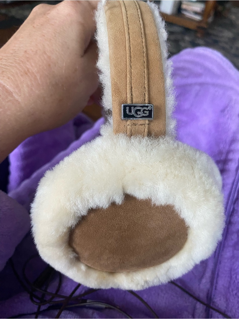 UGG Shearling Earmuff Headphones - Chestnut/Sheepskin